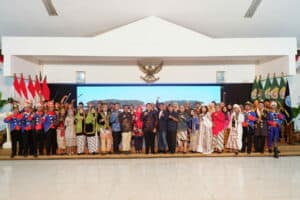 Deklarasi Sekolah Bersinar oleh 34 Kepala Seklolah dan Pelajar SMA Kabupaten Kendal Deklarasi Sekolah Bersinar oleh 34 Kepala Seklolah dan Pelajar SMA Kabupaten Kendal