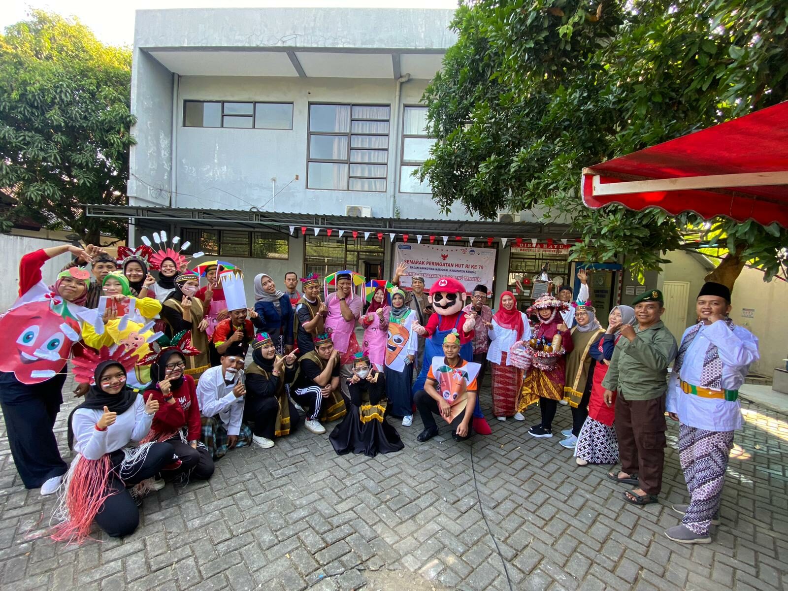 Peringati Hari Kemerdekaan Indonesia Ke-79 BNN Kendal melaksanakan Lomba Memasak Nasi Goreng WhatsApp Image 2024 08 09 at 14.08.23