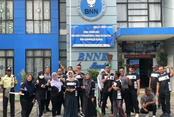 BNN Kabupaten Kendal laksanakan CURLINTOR (Curve Lingkungan Kantor)
