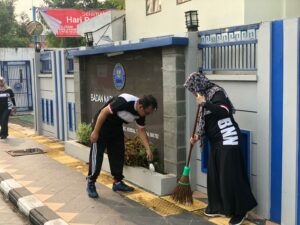 BNN Kabupaten Kendal laksanakan CURLINTOR (Curve Lingkungan Kantor) BNN Kabupaten Kendal laksanakan CURLINTOR (Curve Lingkungan Kantor)