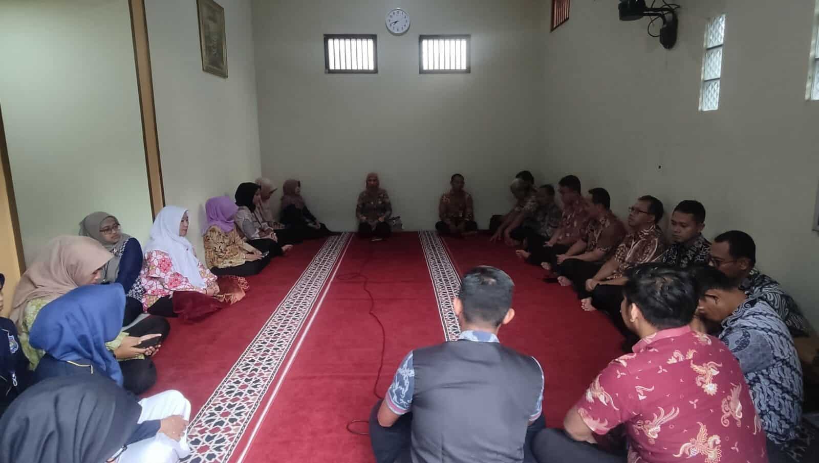 HARI PERTAMA DINAS KEPALA BNN KENDAL LAKUKAN APEL KESIAPAN PARA ANGGOTA DIAWAL HARI KERJA HARI PERTAMA DINAS KEPALA BNN KENDAL LAKUKAN APEL KESIAPAN PARA ANGGOTA DIAWAL HARI KERJA
