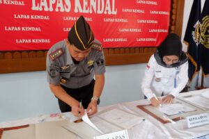 BNNK KENDAL BERSAMA LAPAS KELAS IIA KENDAL DEKLARASIKAN LAPAS BERSINAR dan JALIN PERJANJIAN KERJASAMA BNNK KENDAL BERSAMA LAPAS KELAS IIA KENDAL DEKLARASIKAN LAPAS BERSINAR dan JALIN PERJANJIAN KERJASAMA