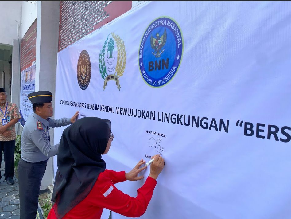 DEKLARASI LAPAS BERSINAR LAPAS KELAS IIA KENDAL BERSAMA BNNK KENDAL DEKLARASI LAPAS BERSINAR LAPAS KELAS IIA KENDAL BERSAMA BNNK KENDAL